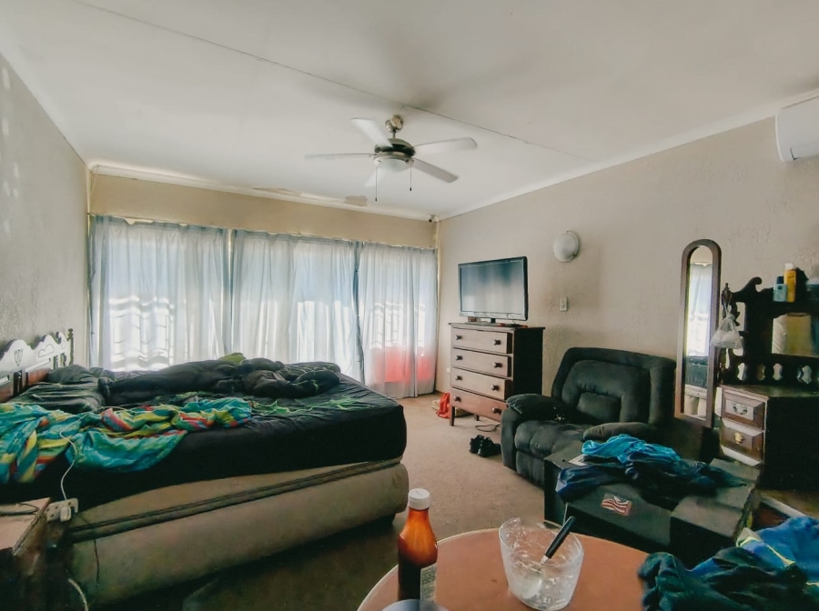 4 Bedroom Property for Sale in Wilkoppies North West